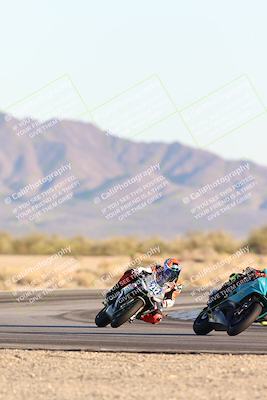 media/Dec-07-2025-CVMA (Sun) [[3e7d2de5dc]]/Race 18-Formula Twins-Formula 40 UL/